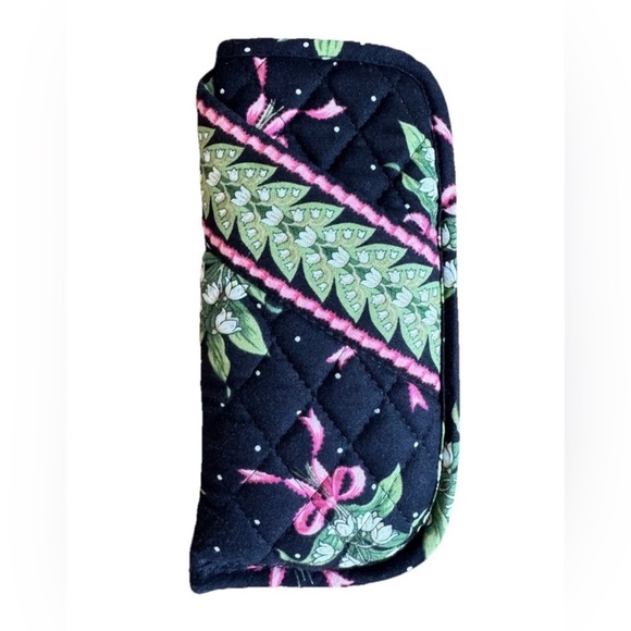 Vera Bradley Floral Quilted Phone Case - Black and Green - Picture 1 of 3